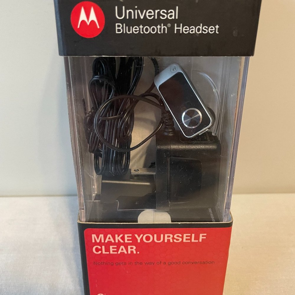 Motorola H690 Bluetooth Wireless Headset handsfree phone connectivity, travel